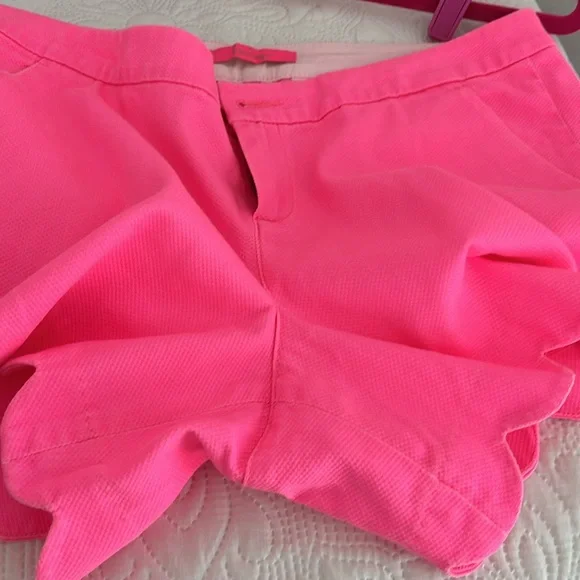 Lilly Pulitzer Buttercup Stretch Shorts in color Pink Isle, Size 10. - Picture 12 of 13